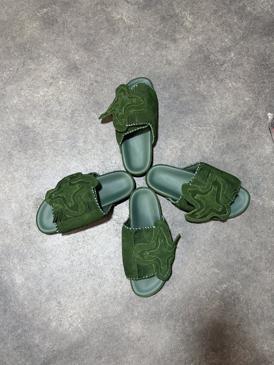 cozyslumm's tweet photo. DKS-SLD GREEN https://t.co/7AVvgQ7RO9