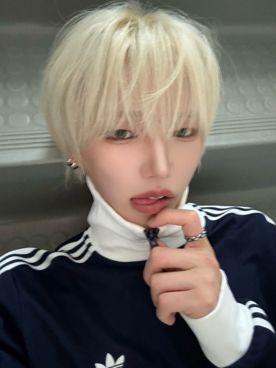 idntt_mood's tweet photo. 그치 재영이가 0순위지 🥰🥰 https://t.co/8q5pMI9Efp