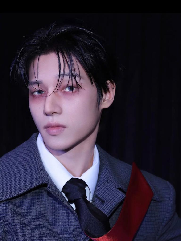 lemmonnamu's tweet photo. The details accessories for Concept Photos by ZINCHOI

🔗https://t.co/nQWwdK5pq2

#ATEEZ #에이티즈 #WOOYOUNG #우영 https://t.co/HCdA3lZaVj