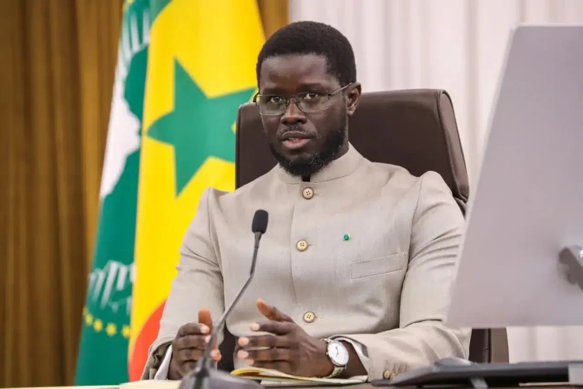 HCasamance's tweet photo. Le Sénégal 🇸🇳 a levé 103,502 milliards de FCFA sur le marché financier de l’#UEMOA.

📌 Cette opération a été réalisée via des bons et obligations du Trésor (BAT et OAT) à différentes maturités.

Elle s’inscrit dans la stratégie de financement de l’État sur le marché régional. https://t.co/um4m2UTT2h