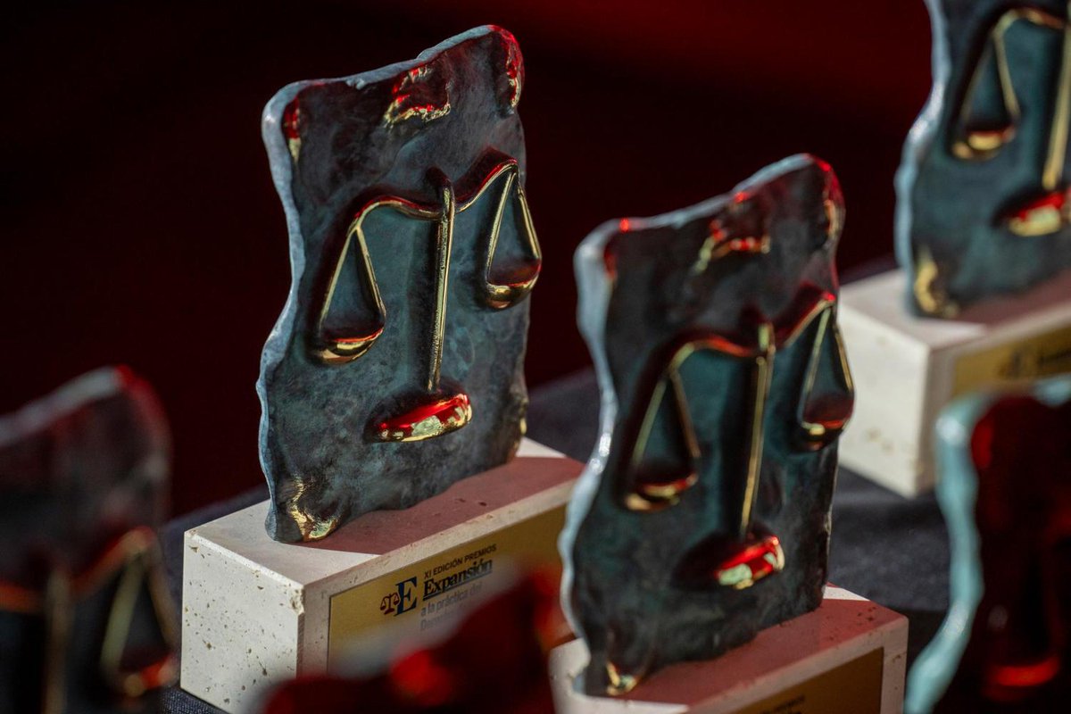 exp_juridico's tweet photo. Los galardonados de los XI Premios Expansión Jurídico https://t.co/GlMuKLJ1Gx https://t.co/docFNtrXZ1