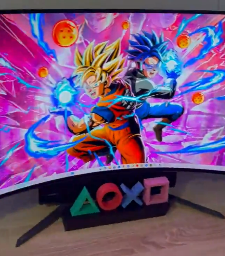 Vareztheunicorn's tweet photo. @ZonaGamer87502 @Angulus te lo dice el que tiene la figura de los botones de PS de decoración ajaja https://t.co/C7QSqKRTza