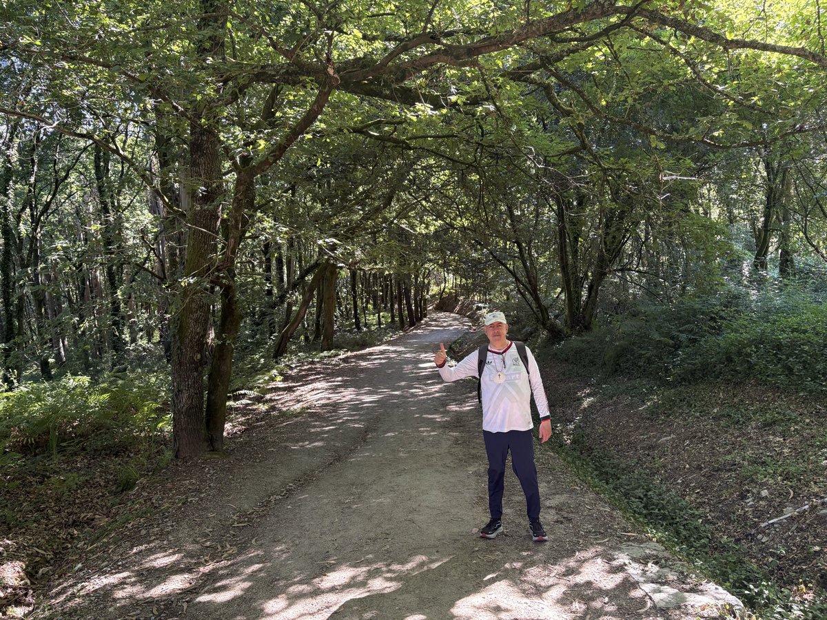 padrehayen's tweet photo. Mi #CaminodeSantiago de hoy miércoles lo he ofrecido especialmente por mis hermanos de Venezuela: los que murieron por el sismo, por sus familiares y amigos pidiendo para ellos el consuelo de Dios y la esperanza cristiana en sus corazones. Y por un futuro de libertad en Cristo para esa gran nación hispanoamericana.
