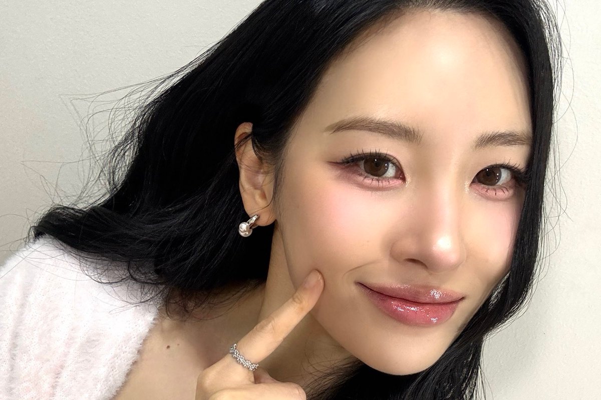 soompi's tweet photo. #Sunmi Announces July Return With Teasers For New Single
https://t.co/x326JKhXiy https://t.co/2uzuDbZGIM