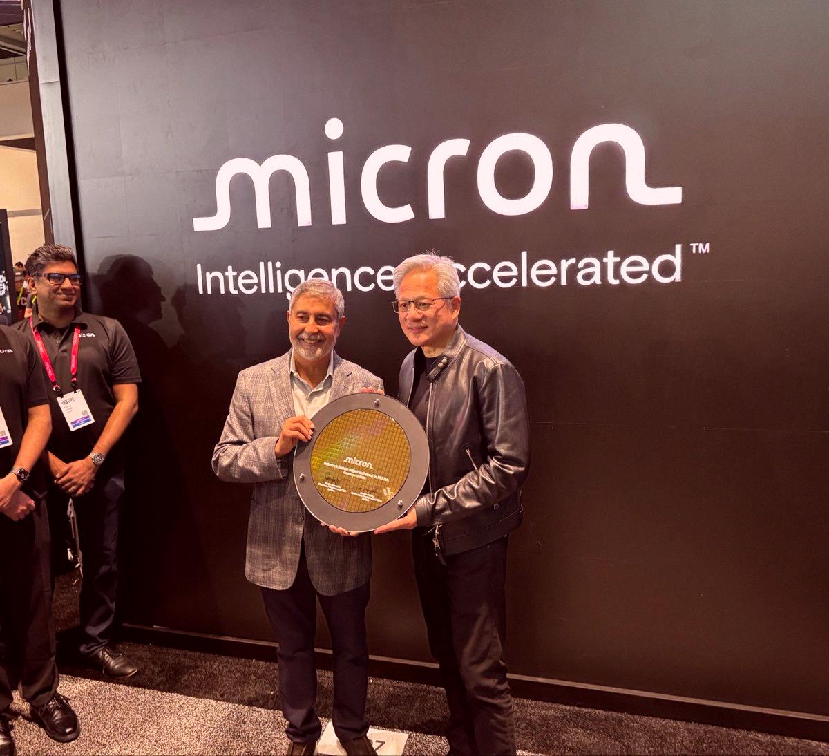 s2anchi's tweet photo. Micron $MU、Intel $INTC、$AMDの3社、第2四半期に時価総額が合計で20億ドルも増えたんだって📈 今やアメリカのテクノロジー企業の中で10位、11位、12位にランクインしてるらしい🇺🇸（CNBCより） https://t.co/jL2Y3NtvVD
