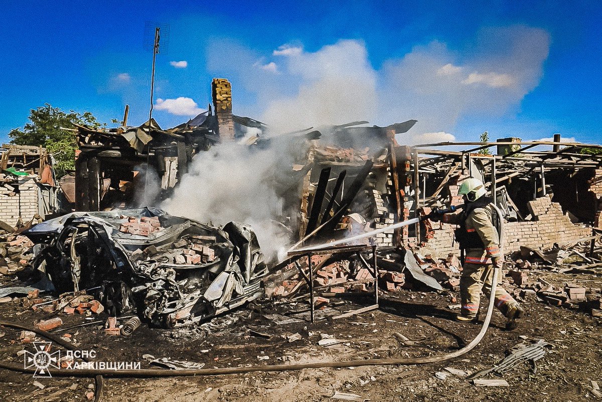 BohuslavskaKate's tweet photo. Russian glide bomb terrorist airstrike on Kharkiv has killed a 15-year-old boy‼️ and injured 29 injured, including 3 children‼️ https://t.co/BNPKCtdCRq