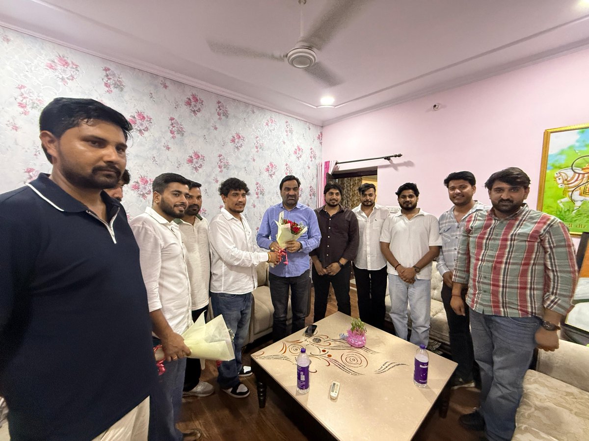 hanumanbeniwal's tweet photo. जयपुर आवास पर आगंतुक जनों के साथ मुलाकात से जुड़े छाया चित्र | https://t.co/dwuFwKumVc