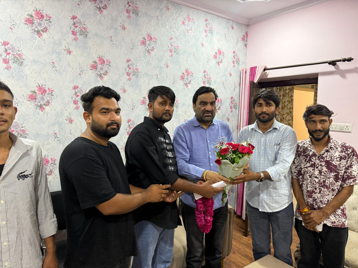 hanumanbeniwal's tweet photo. जयपुर आवास पर आगंतुक जनों के साथ मुलाकात से जुड़े छाया चित्र | https://t.co/dwuFwKumVc