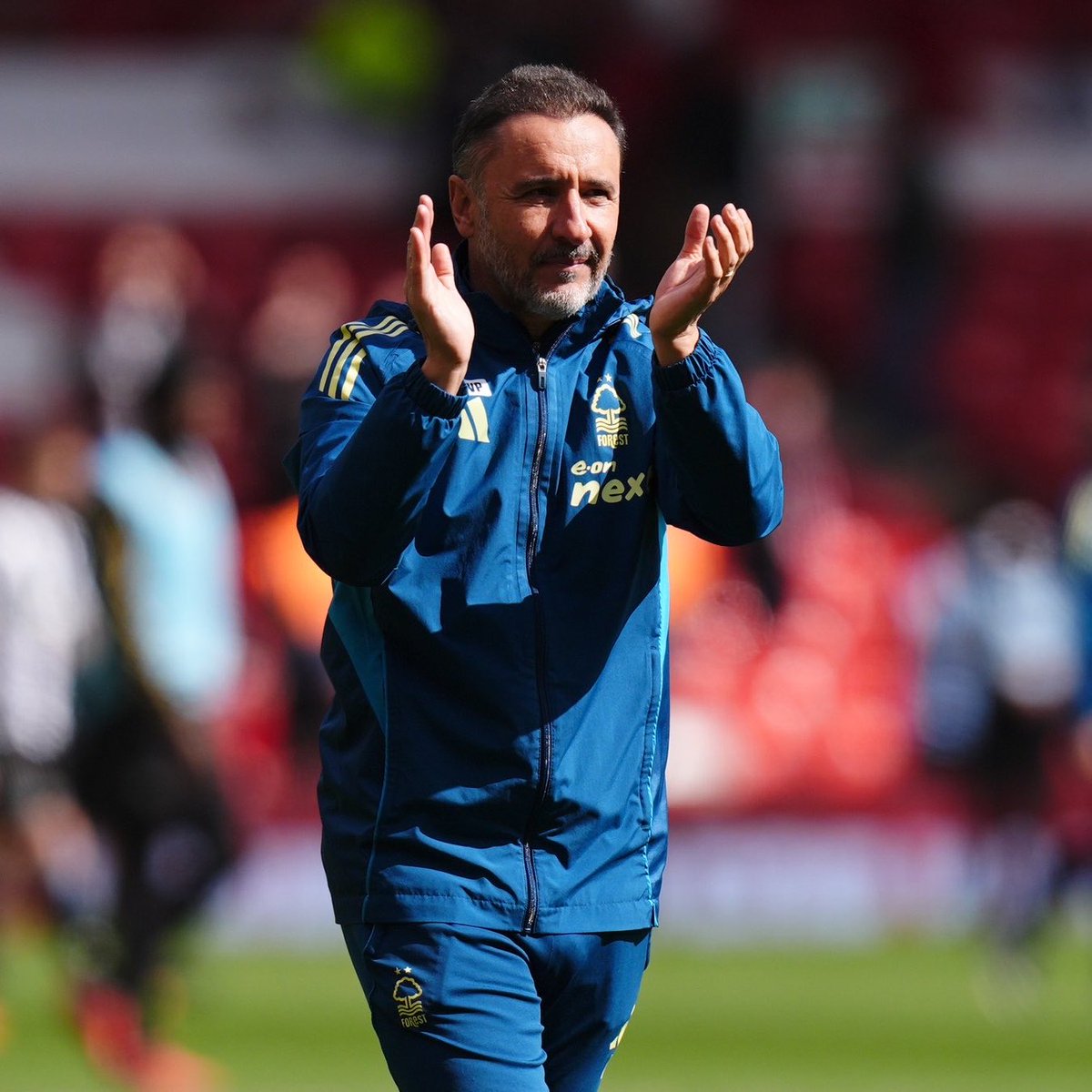 FabrizioRomano's tweet photo. 🚨🌳 More on exclusive story about Vitor Pereira leaving Nottingham Forest.

Decision made by Marinakis last night and coach informed in the morning by #NFFC.

Oliver Glasner, in talks to replace Pereira as
new Forest manager. 🇦🇹 https://t.co/V9FJnRbPhK