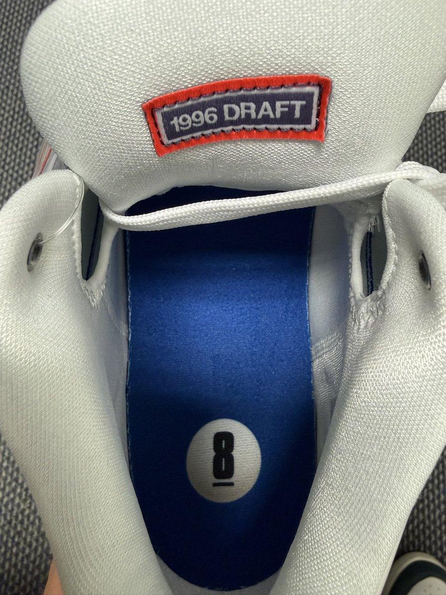 Keegs32's tweet photo. Very cool concept with the Kobe Draft Pack. Lucky enough to get one on the drop https://t.co/jq5Na8IY9z