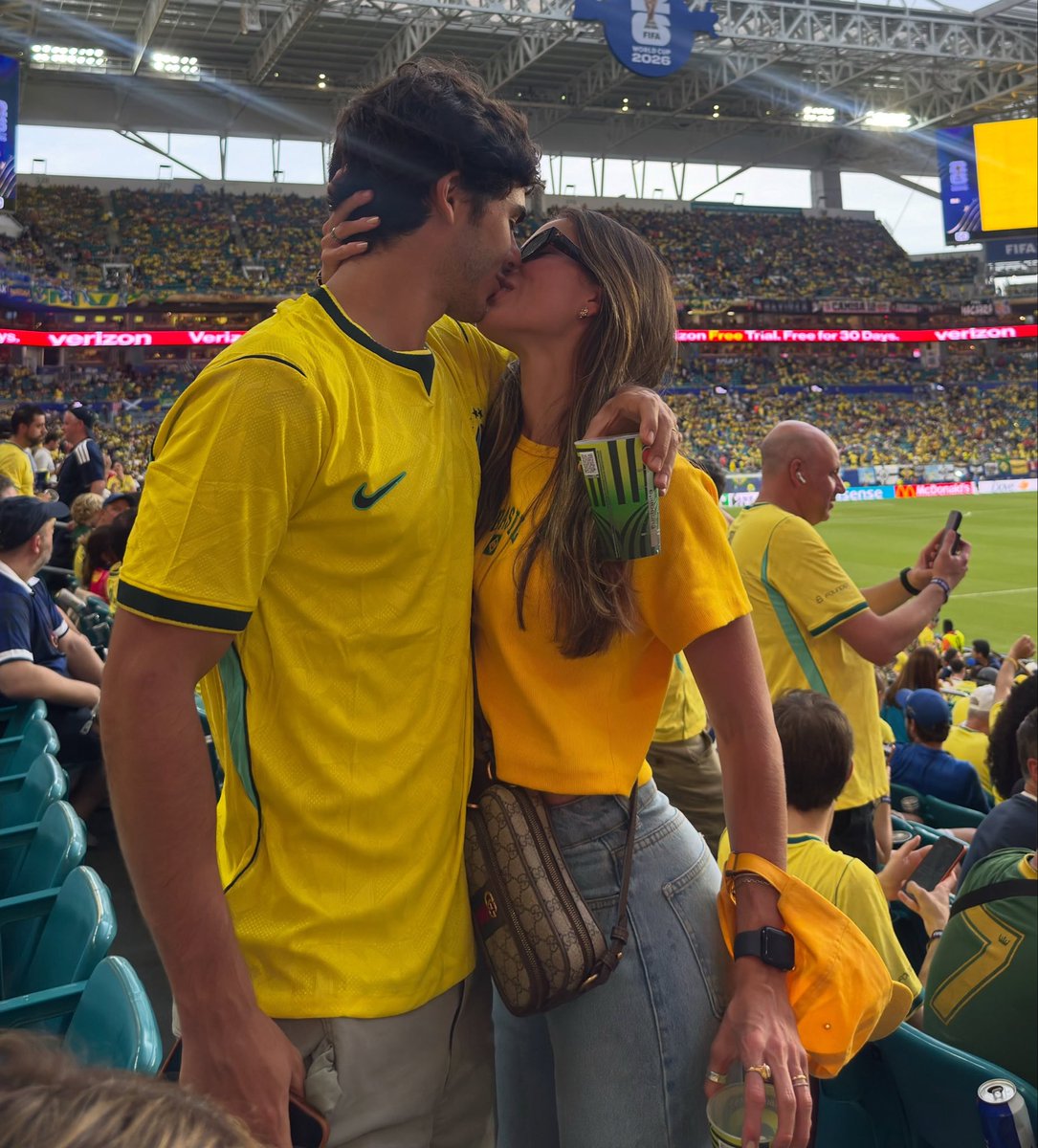 luvconcha tweet picture