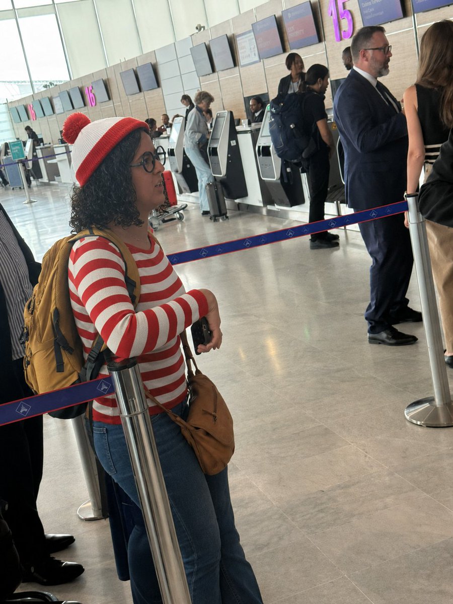 meme_d_internet's tweet photo. J'adore le nouveau jeu "Où est Manon?" 🤗 https://t.co/dxne2mxKuD