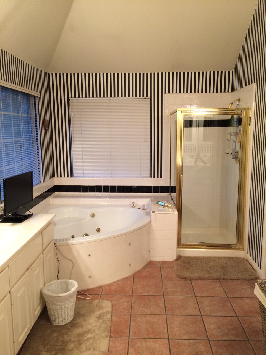 lflsc_'s tweet photo. Thinking about a bathroom remodel in New Braunfels? 🚿 We break down the factors that influence remodeling costs so you can plan with confidence.

Read more: https://t.co/nUaTWECGGT

#BathroomRemodel #NewBraunfelsTX #HomeRemodel #Construction #CentralTexas #HomeImprovement https://t.co/ajkaljA6WX
