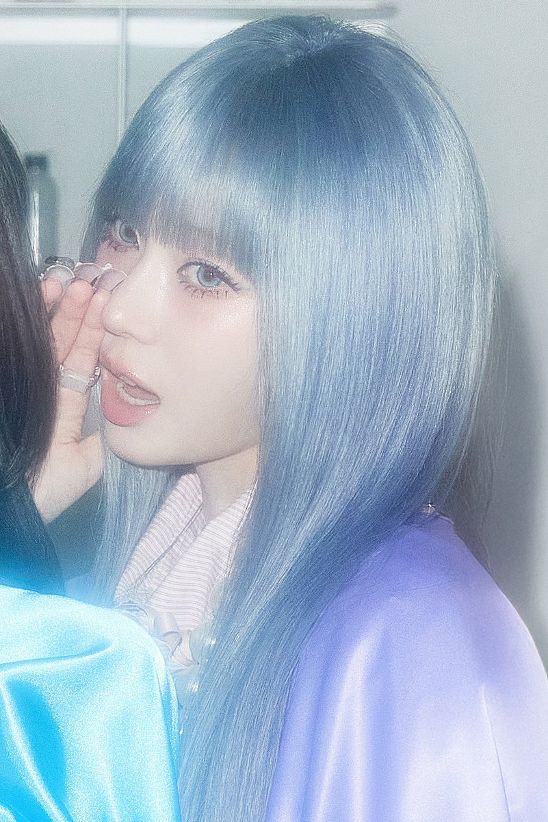 wntrstats's tweet photo. Blue hair and blue lenses🩵💙 I'm crying🥹😭

#WINTER #윈터 #金旼炡 #冬子
#aespa #æspa #에스파 #ウィンター 
#겨울이버블 https://t.co/BzDANIVOcg