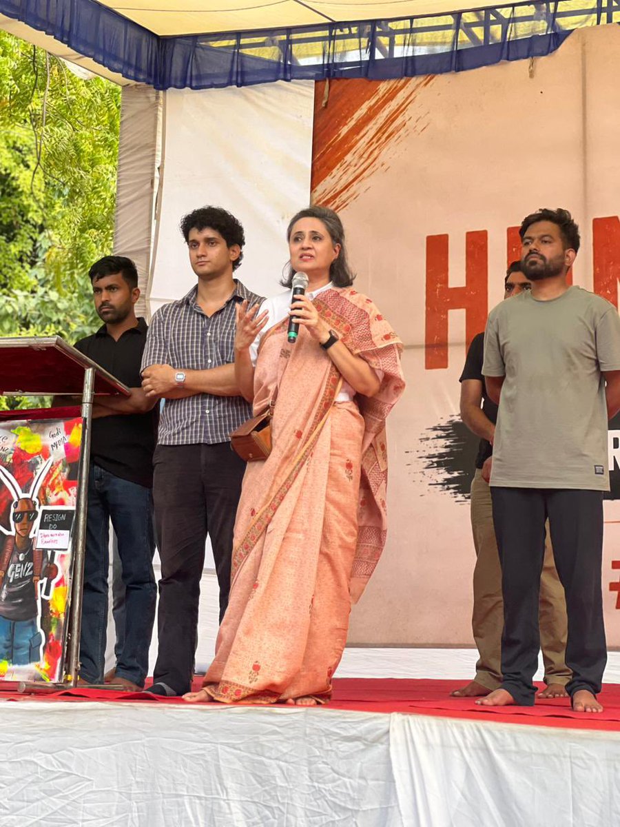 SauravDassss's tweet photo. The Cockroach Janta Party thanks @AITCofficial for extending their full solidarity to the youth and activists who have entered their 12th consecutive day of protest at Jantar Mantar.

In her address, Deputy Leader of TMC at Rajya Sabha @sagarikaghose highlighted the structural failures within the education ministry, noting that paper leaks continue to occur despite widespread public outrage. She reiterated the youth’s demand for holding Union Minister of Education Dharmendra Pradhan accountable. We thank her for her support.

@Cockroachisback