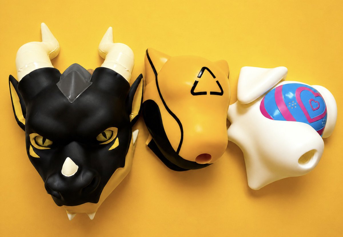 DominikFolf_AD's tweet photo. You get to pick one~ 🐲⚠️🐶 https://t.co/c1PYXdOP2A