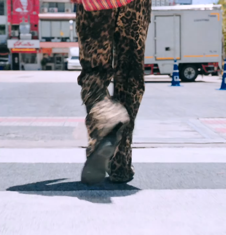 BUAFAIRY's tweet photo. chianbua usando pantalones a juego <3 https://t.co/5fytx9iSFo