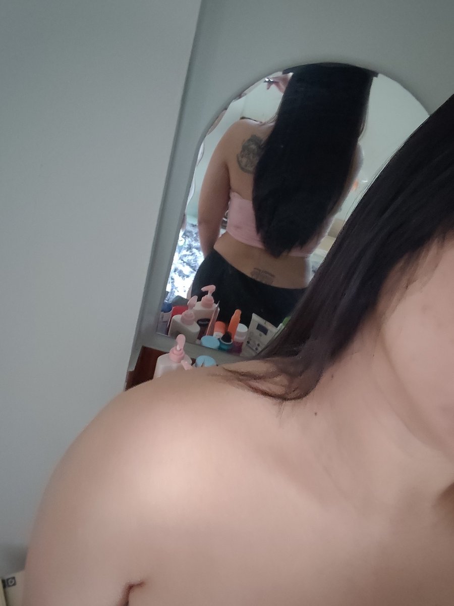 Blonelypig's tweet photo. ผมยาวแล้วตัดดีไหมอ่ะ 🤔🤔🤔 https://t.co/tMLDlECZvR