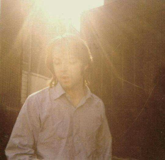 lesbianbeatle's tweet photo. it was actually night during these photos he can just do this https://t.co/waLj8Vv1P0