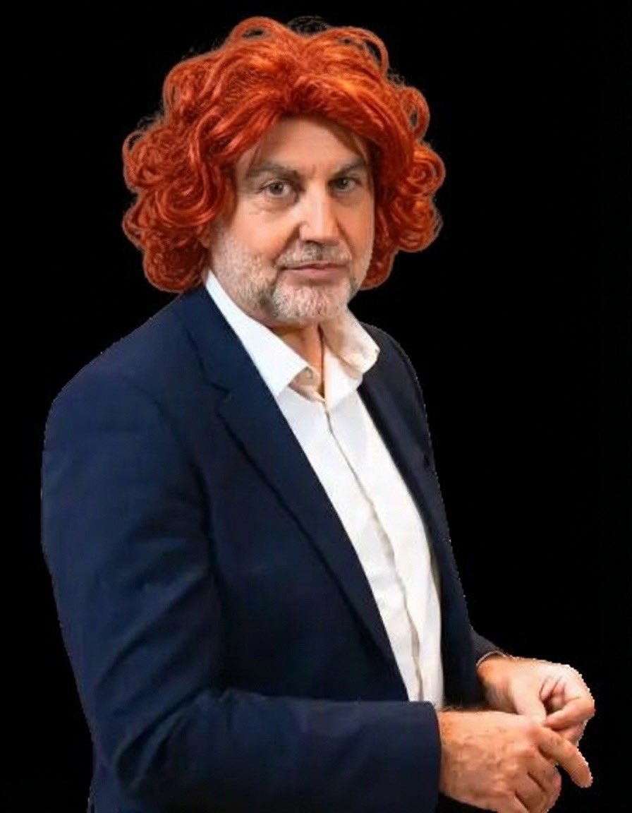 GladiatorAstur's tweet photo. La metamorfosis de Carlos Alsina: de disidencia controlada a Charo empoderada.

Próximamente en su librería amiga. https://t.co/U8n1t689KQ