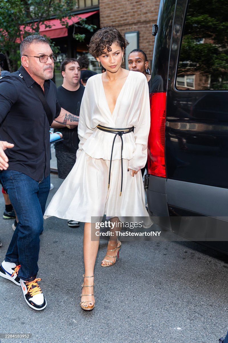 sourcedaya's tweet photo. Zendaya for ‘The odyssey’ press in NYC! https://t.co/bgvLsknei1