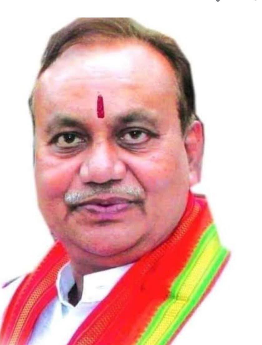 ShrivasGouri's tweet photo. महासमुंद लोकसभा क्षेत्र के पूर्व सांसद एवं पूर्व कैबिनेट मंत्री बड़े भैया श्री चंद्रशेखर साहू जो जन्मदिन की अग्रिम शुभकामनाएं ।@CSsahu_CG https://t.co/PKrRUrYdfQ