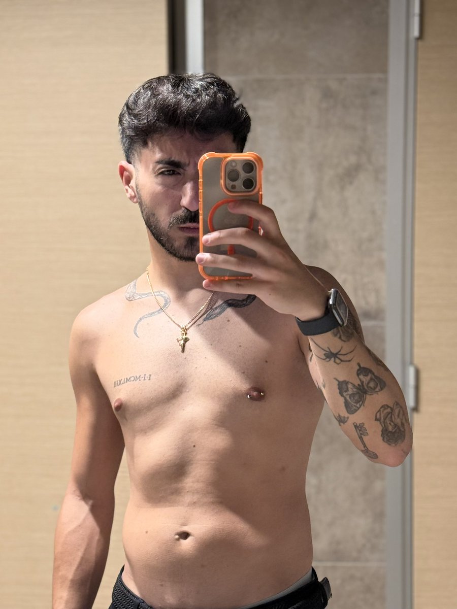 cieloblue44's tweet photo. 🥵 https://t.co/SrHBUAsGrr