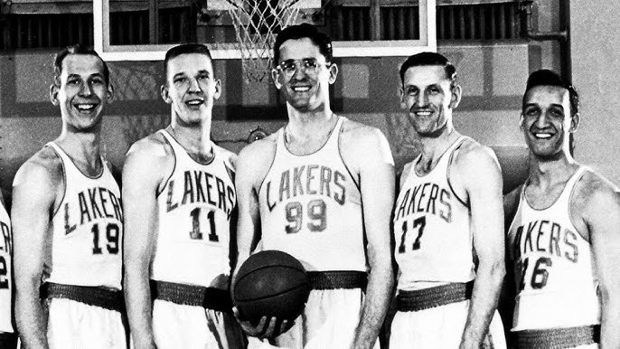 DJRTistic's tweet photo. 2027 Lakers: https://t.co/OsMbchCJho