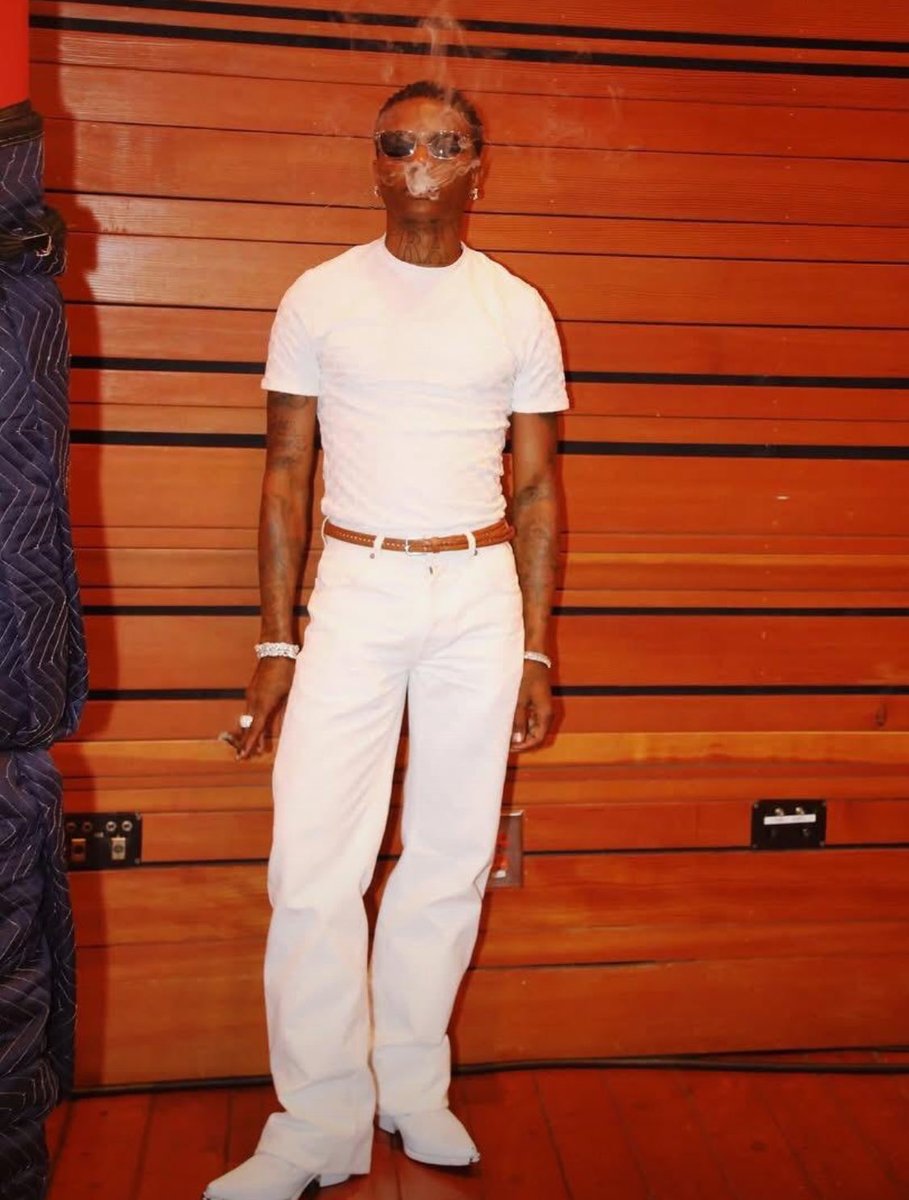 Y2k666162's tweet photo. Wizkid, you be the blueprint. The blueprint wey every artist dey study. The voice wey open door for Afrobeats to rule the planet. Essence no be just song, na movement. Made In Lagos no be album, na history. You no dey rush, you no dey compete  you just dey drop timeless music. https://t.co/dnR7sSpoV3