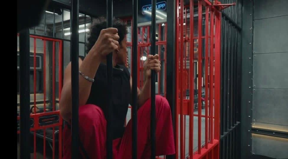 bluerayson's tweet photo. I love whatever is wrong with @YogeshRawa04 😭😂

#YogeshRawat #Yogeshians #Lockupp2 #Lockupp https://t.co/w7QBfsZym7