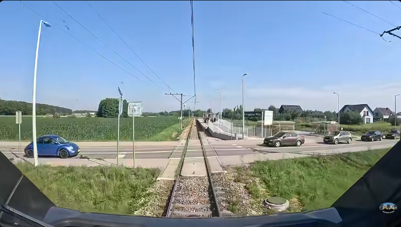 watchandcoment's tweet photo. https://t.co/IoTSdAM74G Chrząstawa kilka miesięcy po tragedii. Ilu kierowców zignoruje STOP?! https://t.co/YMSsJLcaVx