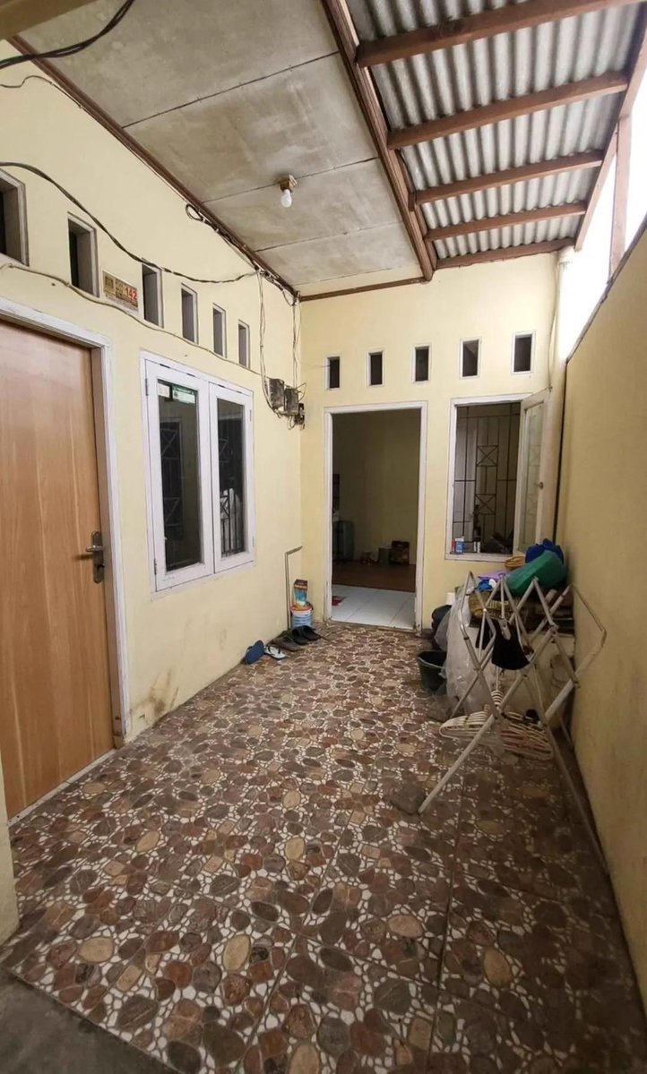 Ldnghyuck's tweet photo. DEAR CALON JURAGAN KONTRAKAN.

Aku lagi jual rumah kontrakan 2 pintu atau bisa loss untuk 1 rumah.
Lokasi sangat strategis :
📍 Kunciran, Jl. H Rimpang 1, Kota Tangerang (sebrang Pasar Blok K)
Spesifikasi ada di bawah, ya!⬇️

Mau tanya-tanya? Dm aja!😉
#zonauang #wts https://t.co/9cBUdvZUMc