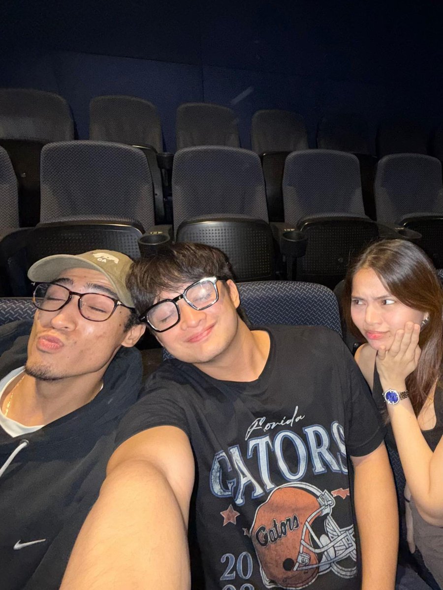 clumpsy_penguin's tweet photo. too soft for this kind of friendship🥺 https://t.co/5aPsuyYv2m