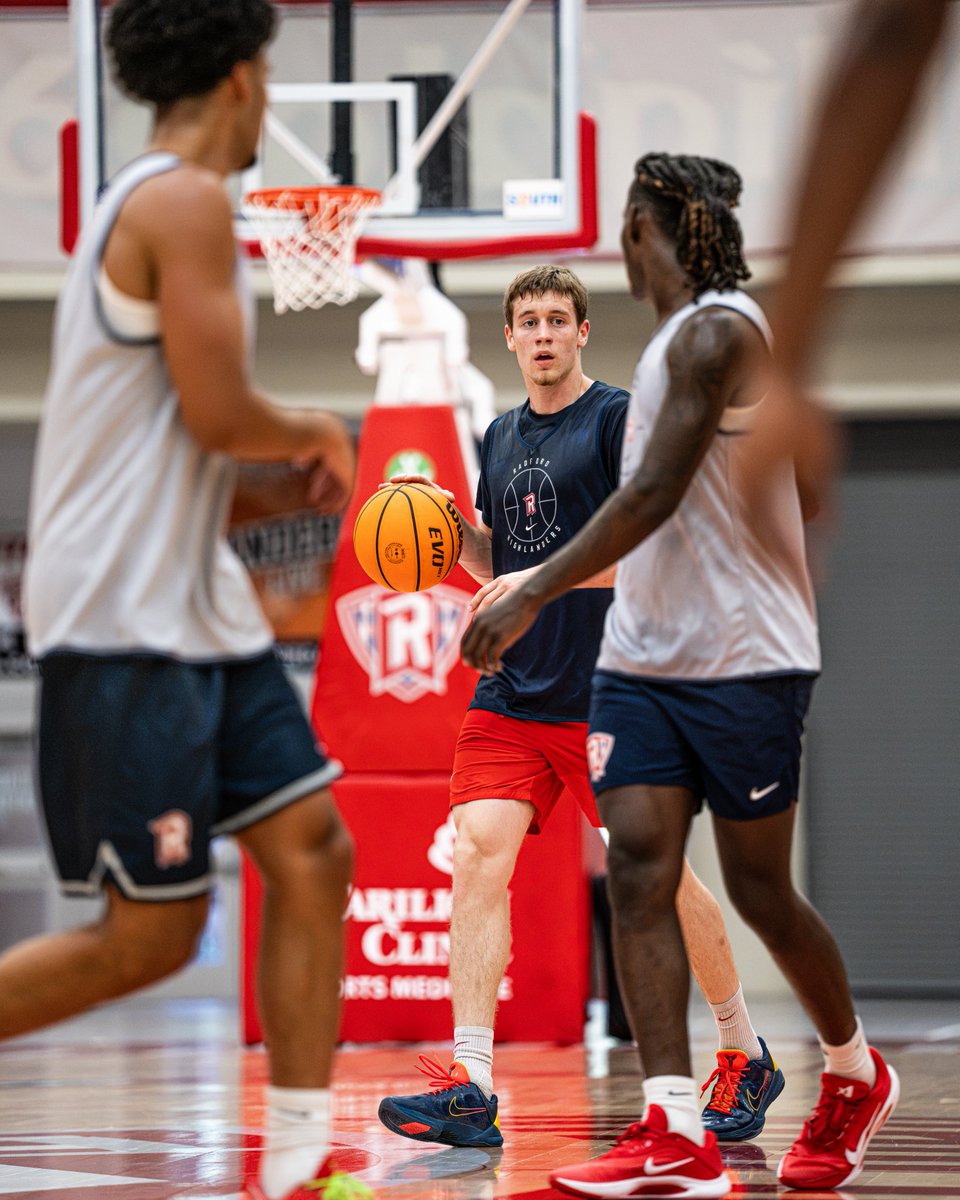 RadfordHoops's tweet photo. Week 1️⃣ in full swing!

#RiseAndDefend https://t.co/4cNvQCByze
