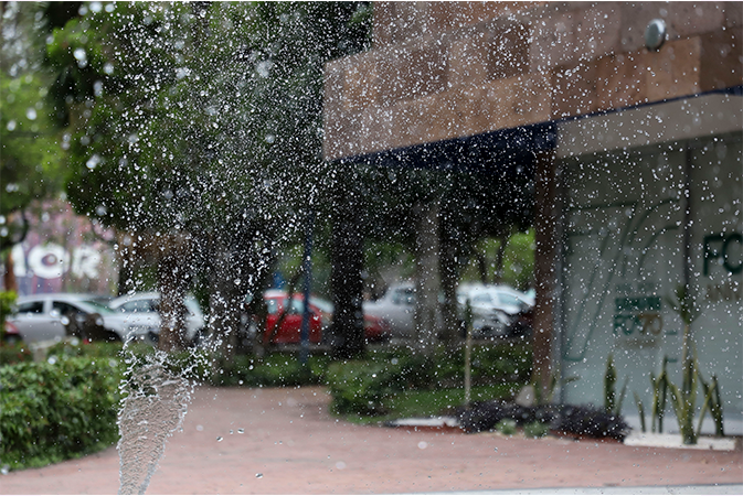 UAQmx's tweet photo. ¿Quieres dominar la gestión hídrica y economía circular del agua?💦
La @UAQmx , @UACHMx , UTCH  y @cimav
invitan a un diplomado gratuito que inicia el 3 de agosto. 

Aprende a optimizar este recurso vital. ¡Inscríbete ya! ℹ️Más info: https://t.co/Bctor2LMCE https://t.co/rMDXZdx4q1