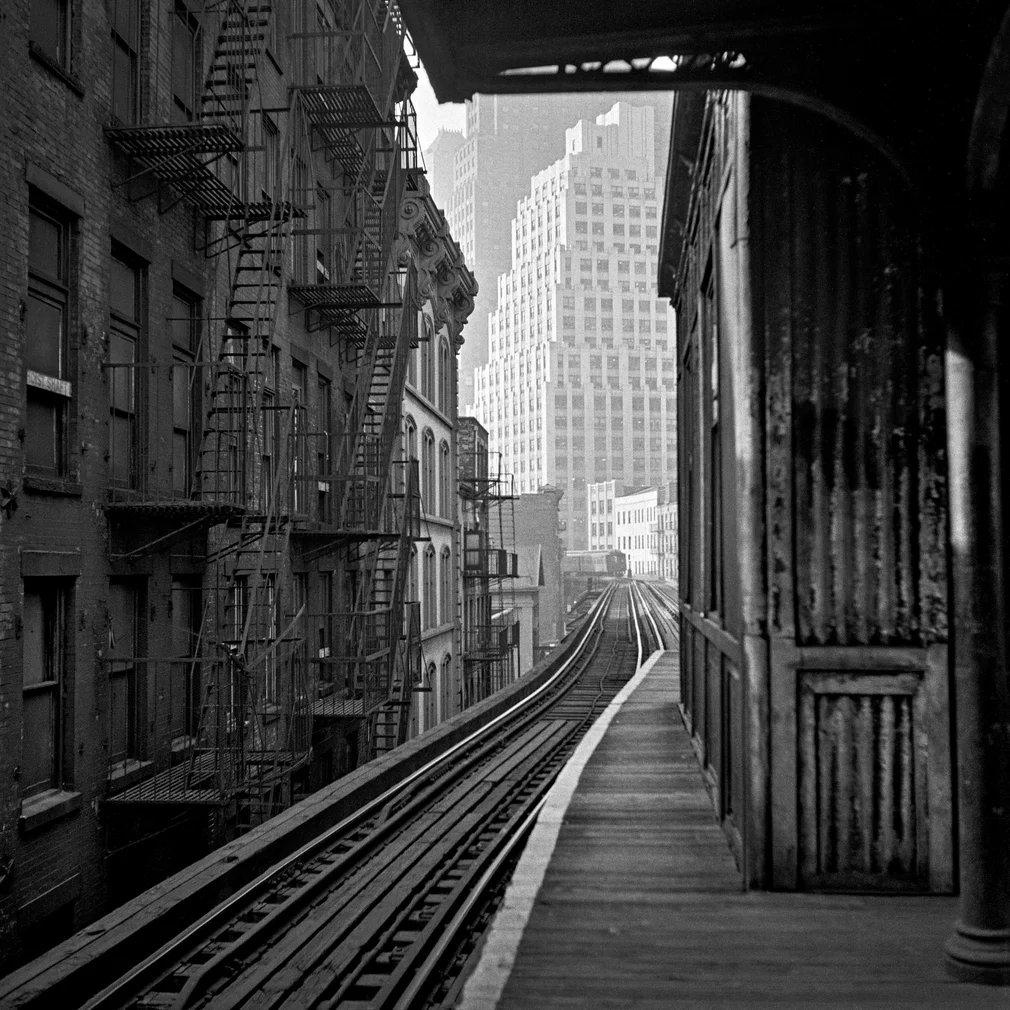 eyeonaxis's tweet photo. L train station, New York, 1964, by Evelyn Hofer https://t.co/qUplHqABpZ