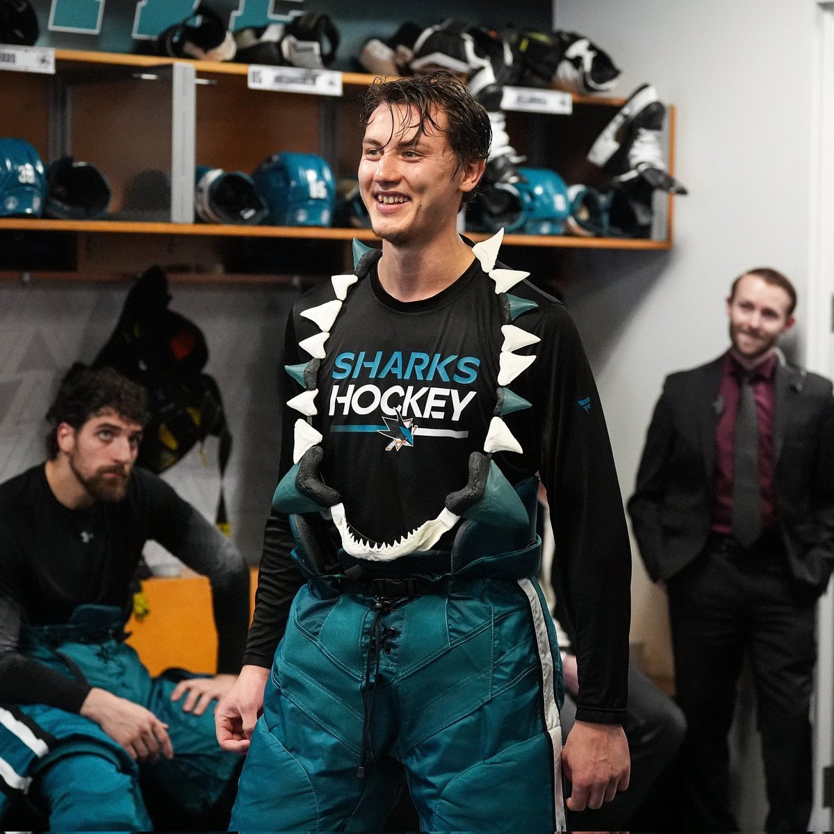 sjsharkshistory's tweet photo. Well wishes to defenseman Shakir Mukhamadullin on the next chapter of his professional career after being traded to the Oilers earlier today.

Going to miss you in San Jose Main Man Muk. ☝🏻

📸 #SJSharks social media https://t.co/eTQFYRNYgq