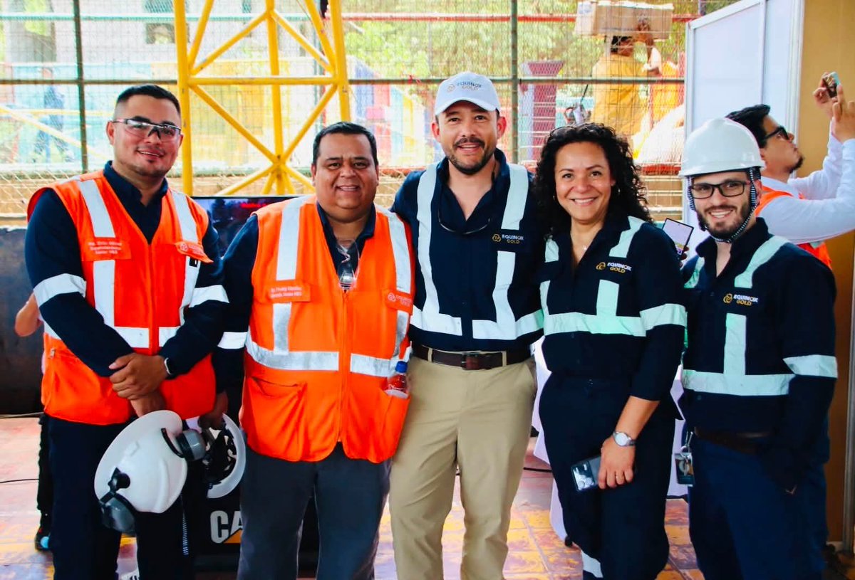 NormaYanina2's tweet photo. Con una mega feria con emprendedores locales, actividades culturales, recreativas y un solemne acto la empresa minera EQUINOX GOLD junto a autoridades del gobierno local , celebran este 01 de julio en Mina El Limón su día a trabajadoras y trabajadoras mineros.
#Nicaragua https://t.co/vrG8ntLcCi