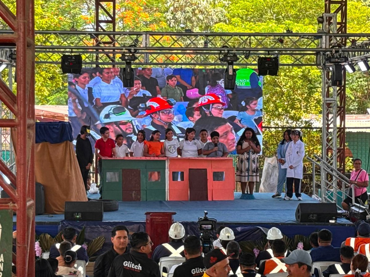 NormaYanina2's tweet photo. Con una mega feria con emprendedores locales, actividades culturales, recreativas y un solemne acto la empresa minera EQUINOX GOLD junto a autoridades del gobierno local , celebran este 01 de julio en Mina El Limón su día a trabajadoras y trabajadoras mineros.
#Nicaragua https://t.co/vrG8ntLcCi