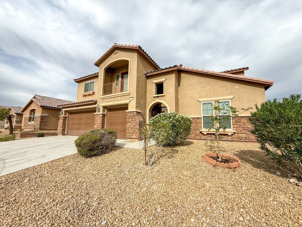 rentmaxpm's tweet photo. 💰 NEW LOWER PRICE! Stunning 6bd/4.5ba home in gated community 🏡 Dual primary suites, gourmet kitchen, loft w/ pool table + balconies! Offered furnished or unfurnished.

📲 702-478-8800 | leasing@rpmlv.com 

#LasVegasHomes #LuxuryRental #RentmaxPropertyManagement https://t.co/w5uJ3cNaGf