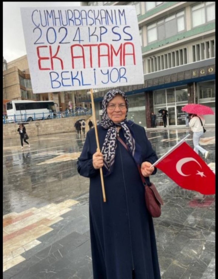 dmla48122942's tweet photo. Her bekleyen öğretmenin arkasında fedakârlıkla geçen yıllar, destek olan aileler ve kurulmayı bekleyen hayaller var.25BinEkAtama binlerce yüreğe umut olacaktır
@RTErdogan @oktay_saral @AKParti @tcbestepe @memetsimsek @cbsbb #MebSonKpssEk25BinBekliyor #TbmmSonKpssTeklifi25BinOlsun https://t.co/1NrmwMimte