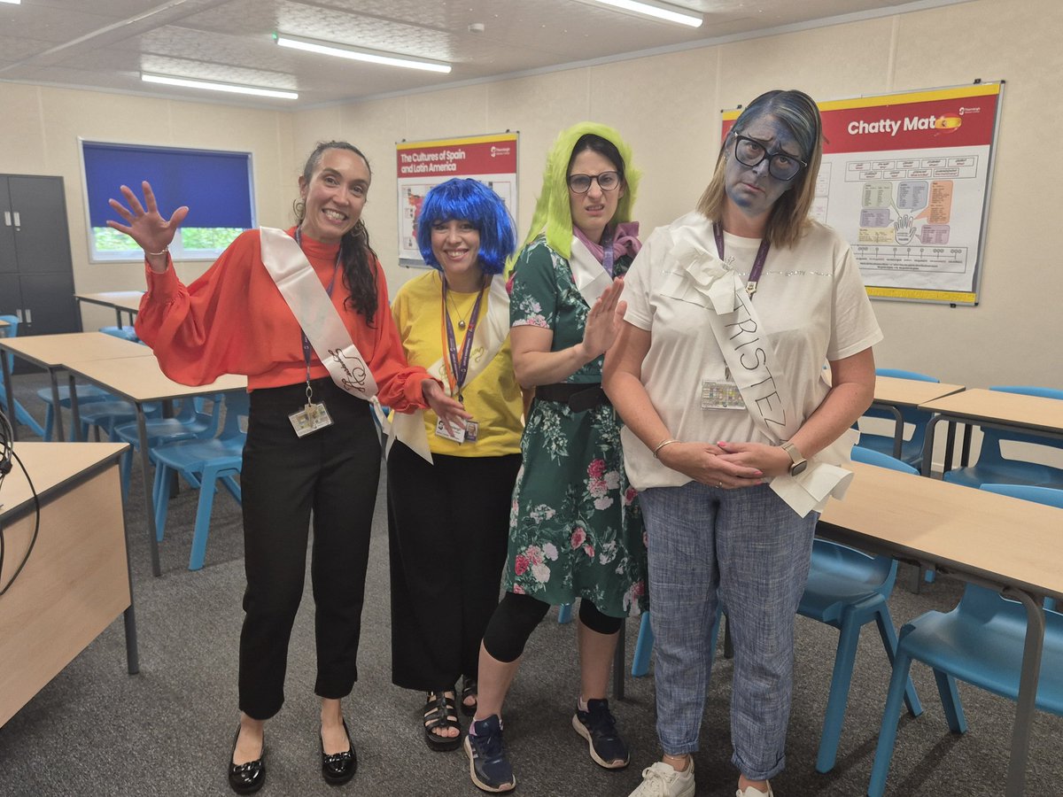 tsc_mfl_dep's tweet photo. Dressing as Spanish emotions during literacy week #insideout #tristeza #asco #ansiedad #alegria 🇪🇦 @thornleigh https://t.co/YTl9M093RR