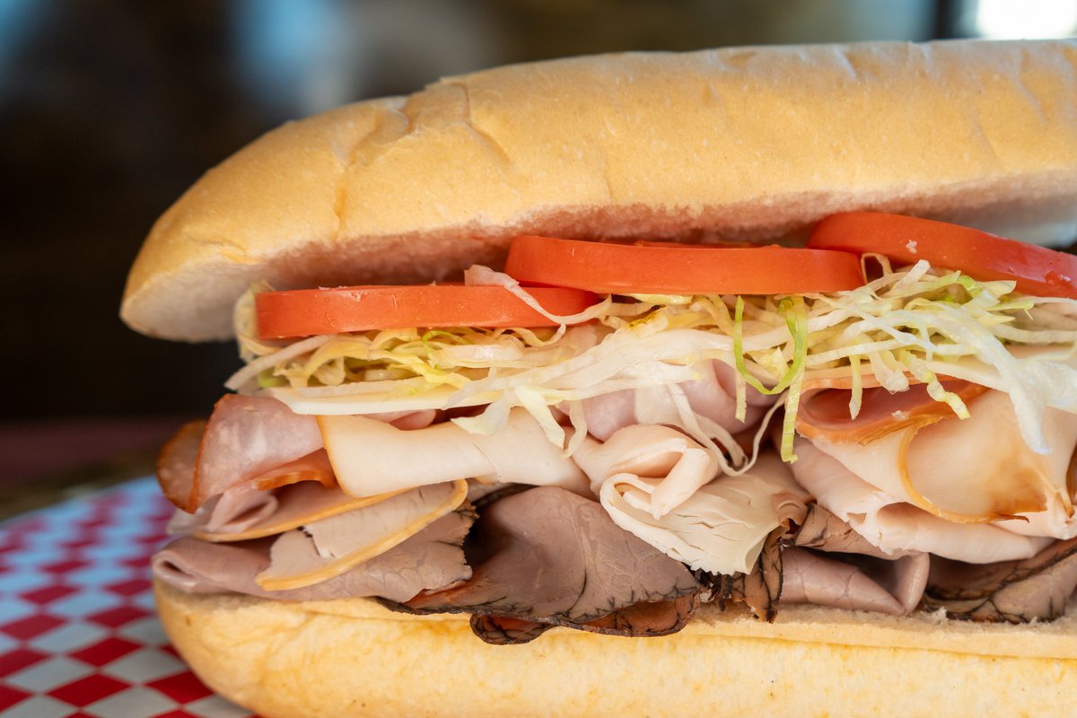 PBEbr's tweet photo. Happy National PoBoy Day! 🎉🥖
Today we’re celebrating the sandwich that does it all — crispy, messy, loaded, and made with love 💛
From shrimp to roast beef, every bite hits different when it’s a PoBoy 😋
Come celebrate with us and grab your favorite today!
#NationalPoBoyDay https://t.co/D5ODCowql4
