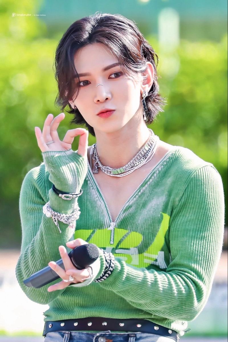 amelialftv's tweet photo. @YEOTEEZx specifically this yeosang is what almost got me into kpop 6 months before i actually did 💚 https://t.co/TVFHlKzwA1