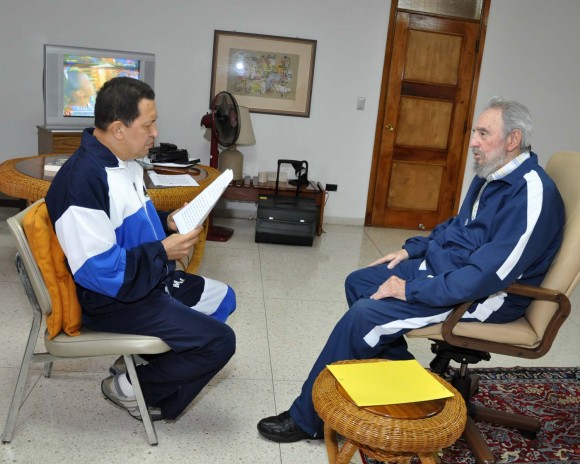 FSoldadodeIdeas's tweet photo. #FidelCastro sostiene fraternal encuentro con #HugoChávez, el 3 de julio de 2011.
https://t.co/tmKApfuF0Q
#100AñosConFidel #Cuba #SomosContinuidad #RevoluciónCubana https://t.co/kwjeEQRU9S