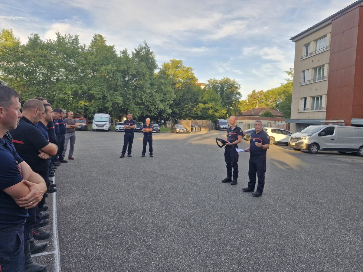 sdis47's tweet photo. 🔥 Colonne de renfort – Oupia (34)

Engagement d’une colonne Feux de Forêts en appui à Oupia (34).
Le SDIS 47 assure le commandement et arme 1 GIFF, soit 9 engins et 21 sapeurs‑pompiers mobilisés.

Soutien à nos équipes engagées.
#sdis47 #sdis34 #sdis11 #fdf #giff https://t.co/HXZX3MDKOK