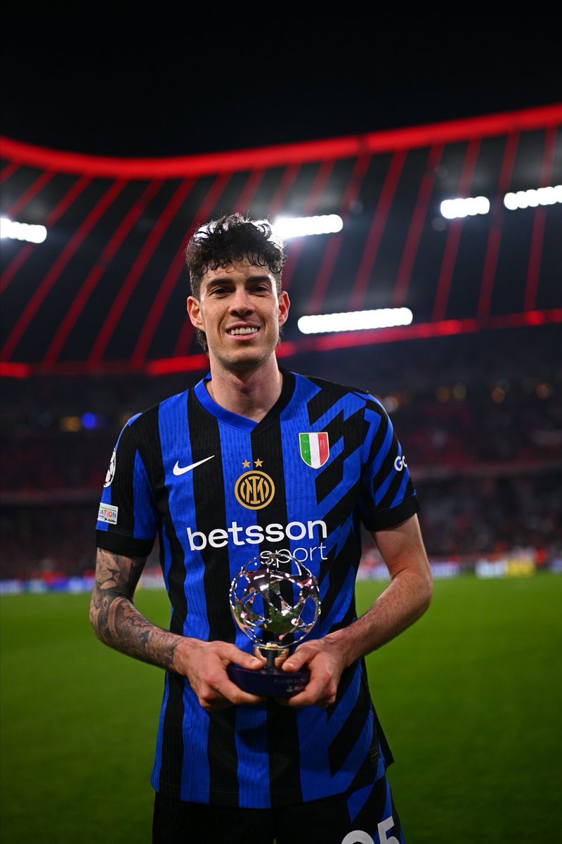 the90plusHQ's tweet photo. 🚨 CONFIRMED: Alessandro Bastoni is now Real Madrid's top priority to strengthen their centre-back position. ⚪👀

@MatteMoretto https://t.co/UNETuyj404