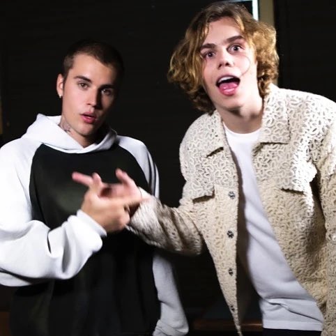 BieberData_'s tweet photo. ‘STAY’ is only 16 million streams from reaching 4 billion streams on Spotify! 

It’ll be Justin and The Kid Laroi’s 1st song to achieve this milestone and the 10th song in Spotify history! https://t.co/SULqzRh8us