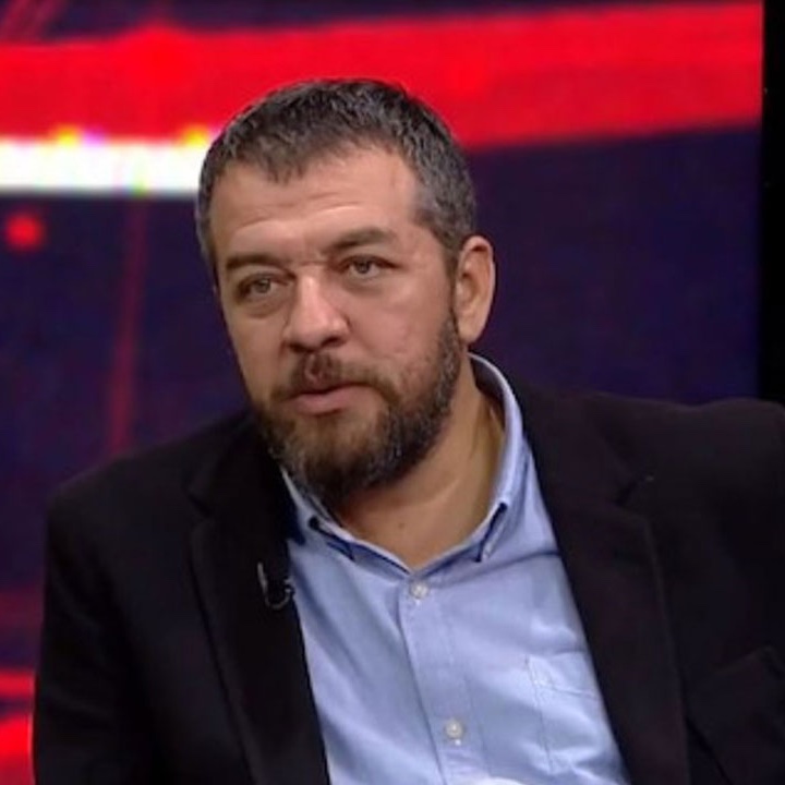 mahfildijital's tweet photo. 🔴 İsmail Kılıçarslan (NATO zirvesi öncesi Ankara'da 52 bin başıboş köpeğin toplatılmasıyla ilgili):

Türk'ün çocuğunun canı kıymetli değil de NATO'nun subayının paçası mı kıymetli? https://t.co/rzBsBiNZXR