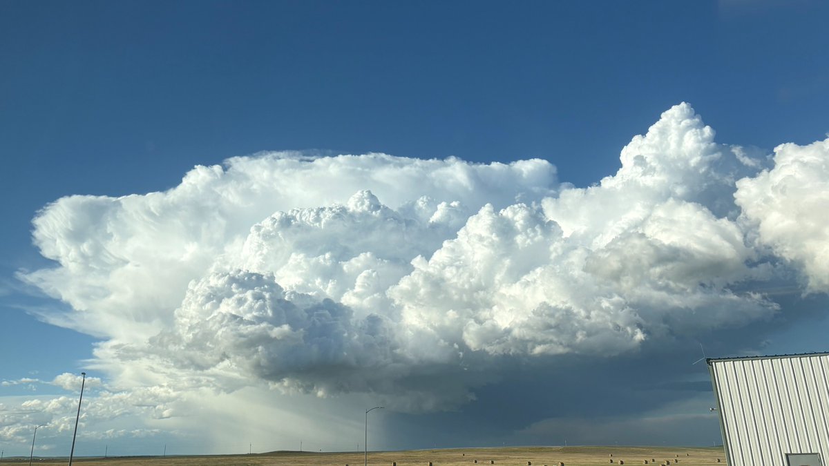 CollinKennedyWX's tweet photo. Beautiful LP Supercell North of Bowman, ND on 06/29/26 + Radar imagery from the C-band radar. #ndwx https://t.co/pwWIwHowdI